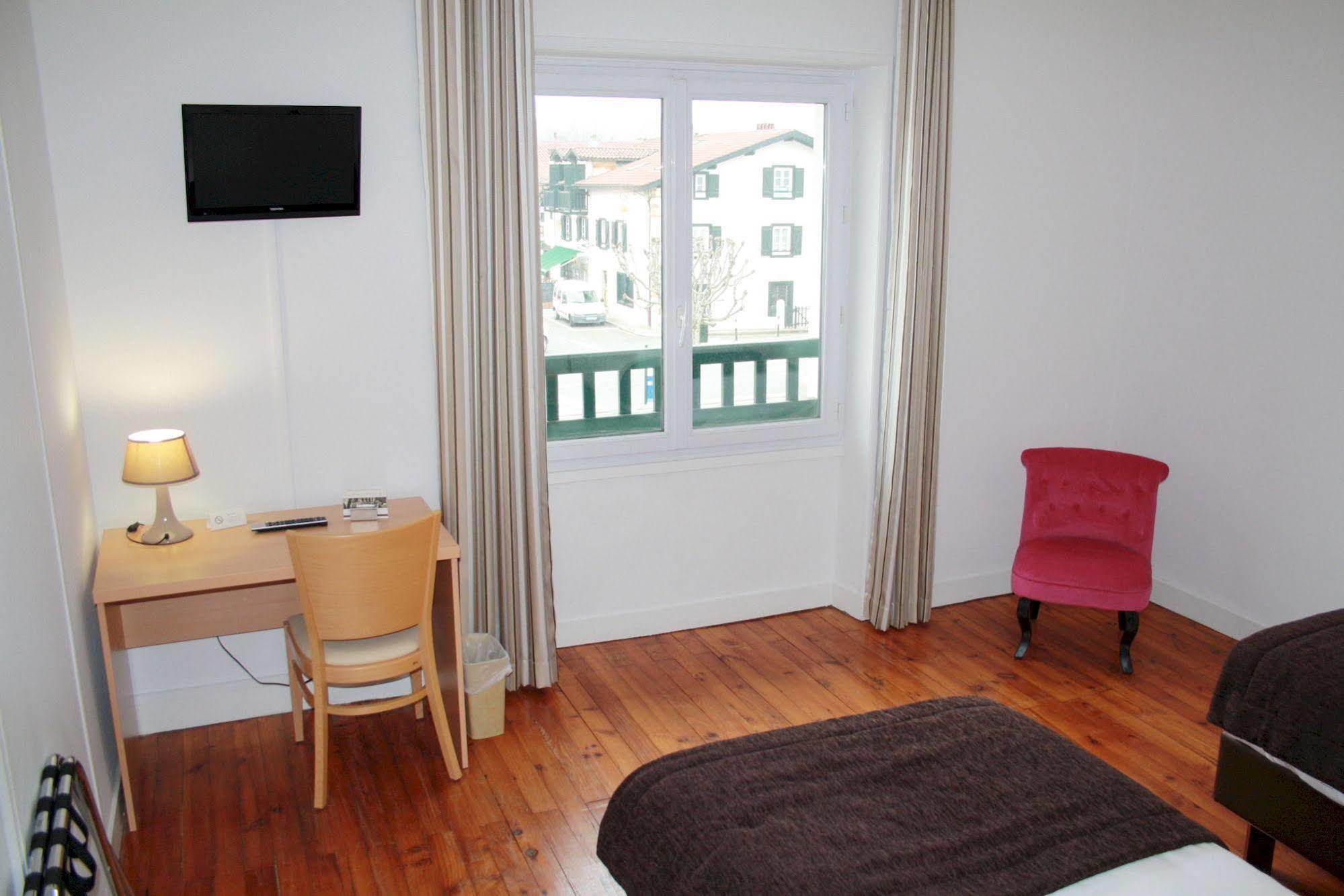 אסקיין Hotel De La Rhune מראה חיצוני תמונה