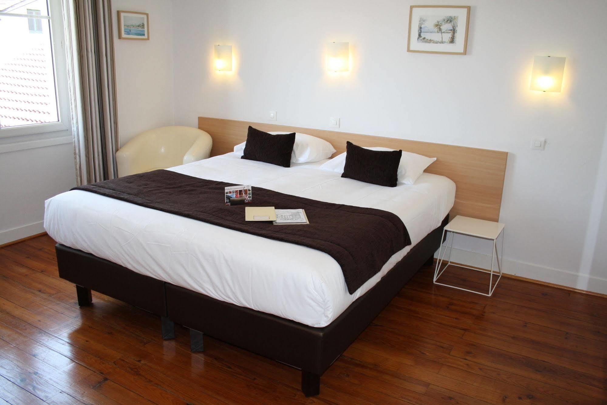 אסקיין Hotel De La Rhune מראה חיצוני תמונה